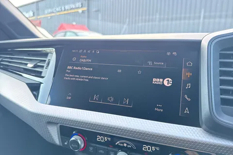  Audi A1 1.5 TFSI 35 Black Edition Sportback S Tronic Euro 6 (s/s) 5dr Thumbnail #57