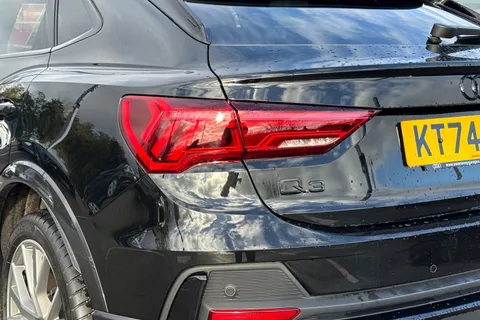 KT74FON Audi Q3 Black Edition 35 TDI 150 PS S tronic Thumbnail #9