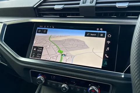 KT74FON Audi Q3 Black Edition 35 TDI 150 PS S tronic Thumbnail #18