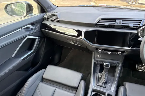 KT74FON Audi Q3 Black Edition 35 TDI 150 PS S tronic Thumbnail #21