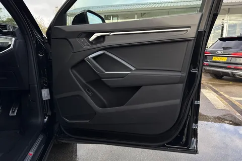 KT74FON Audi Q3 Black Edition 35 TDI 150 PS S tronic Thumbnail #22