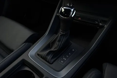 KT74FON Audi Q3 Black Edition 35 TDI 150 PS S tronic Thumbnail #24