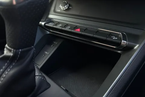 KT74FON Audi Q3 Black Edition 35 TDI 150 PS S tronic Thumbnail #33