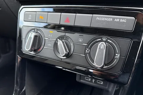  Volkswagen T-Cross 1.0 TSI Match DSG Euro 6 (s/s) 5dr Thumbnail #22