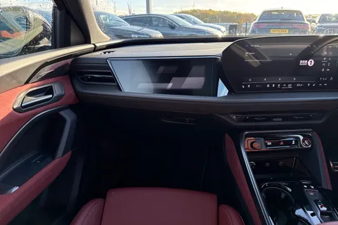 KY25EOD Audi SQ5 SUV Launch Edition TFSI 367 PS S tronic Thumbnail #21