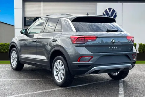  Volkswagen T-Roc 1.5 TSI Match DSG Euro 6 (s/s) 5dr Thumbnail #3