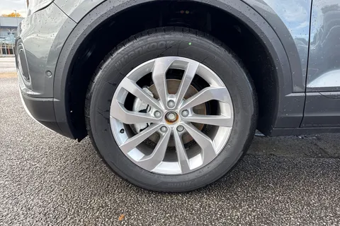  Volkswagen T-Roc 1.5 TSI Match DSG Euro 6 (s/s) 5dr Thumbnail #10