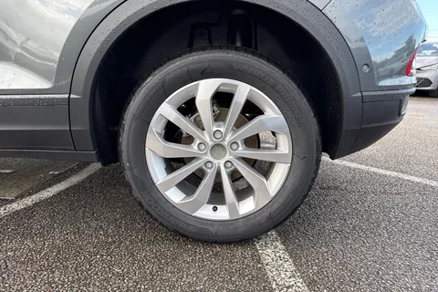  Volkswagen T-Roc 1.5 TSI Match DSG Euro 6 (s/s) 5dr Thumbnail #11