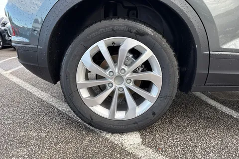  Volkswagen T-Roc 1.5 TSI Match DSG Euro 6 (s/s) 5dr Thumbnail #12