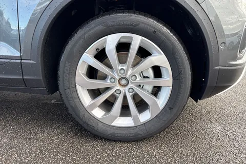  Volkswagen T-Roc 1.5 TSI Match DSG Euro 6 (s/s) 5dr Thumbnail #13