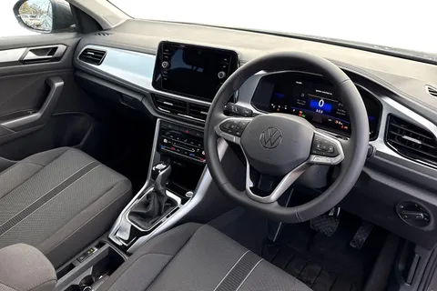  Volkswagen T-Roc 1.5 TSI Match DSG Euro 6 (s/s) 5dr Thumbnail #14