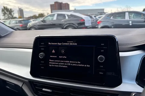  Volkswagen T-Roc 1.5 TSI Match DSG Euro 6 (s/s) 5dr Thumbnail #17