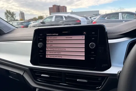  Volkswagen T-Roc 1.5 TSI Match DSG Euro 6 (s/s) 5dr Thumbnail #43