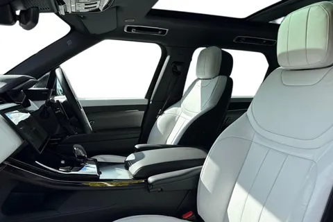 3 of 45 for LAND ROVER RANGE ROVER SPORT 3.0 D300 Dynamic SE 5dr Auto