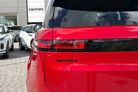 27 of 45 for LAND ROVER RANGE ROVER SPORT 3.0 D300 Dynamic SE 5dr Auto