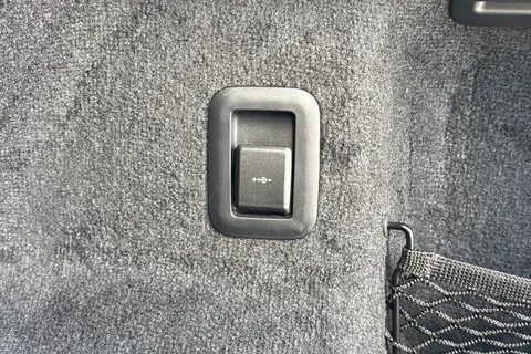 28 of 45 for LAND ROVER RANGE ROVER SPORT 3.0 D300 Dynamic SE 5dr Auto