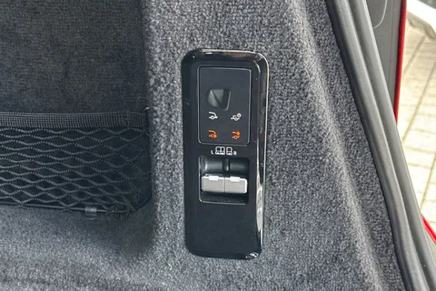 30 of 45 for LAND ROVER RANGE ROVER SPORT 3.0 D300 Dynamic SE 5dr Auto