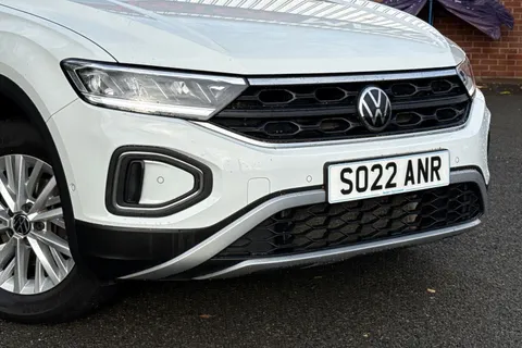 9 of 50 for Volkswagen T-Roc 1.5 TSI Life DSG Euro 6 (s/s) 5dr