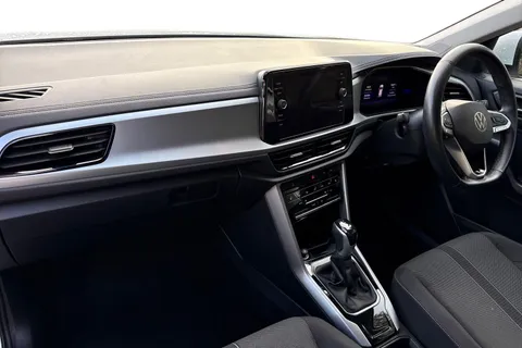 15 of 50 for Volkswagen T-Roc 1.5 TSI Life DSG Euro 6 (s/s) 5dr