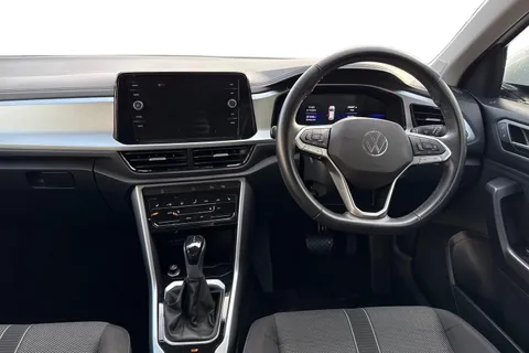 18 of 50 for Volkswagen T-Roc 1.5 TSI Life DSG Euro 6 (s/s) 5dr