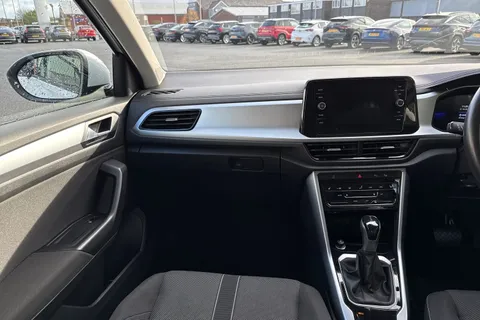 20 of 50 for Volkswagen T-Roc 1.5 TSI Life DSG Euro 6 (s/s) 5dr