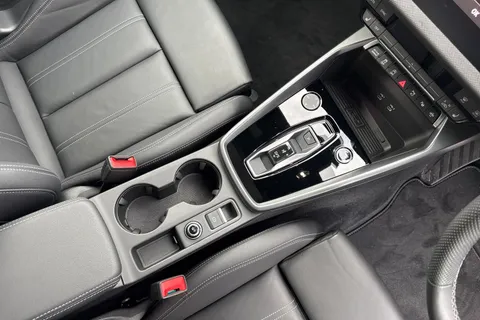 PK25UXS Audi A3 Black Edition 35 TFSI  150 PS S tronic Thumbnail #24