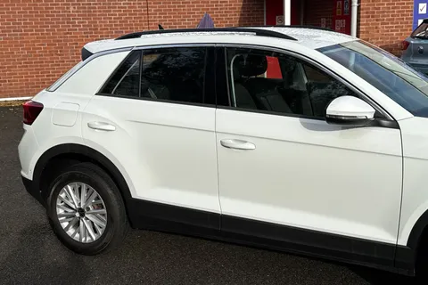 27 of 50 for Volkswagen T-Roc 1.5 TSI Life DSG Euro 6 (s/s) 5dr