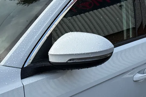 31 of 50 for Volkswagen T-Roc 1.5 TSI Life DSG Euro 6 (s/s) 5dr