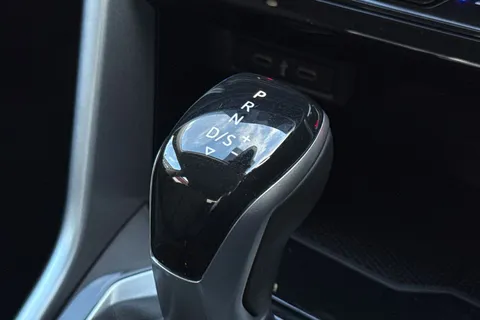 42 of 50 for Volkswagen T-Roc 1.5 TSI Life DSG Euro 6 (s/s) 5dr