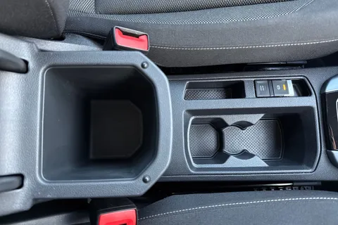 43 of 50 for Volkswagen T-Roc 1.5 TSI Life DSG Euro 6 (s/s) 5dr