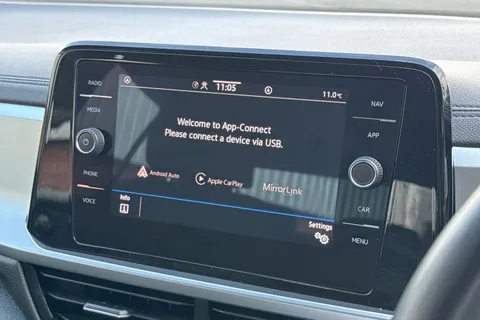 44 of 50 for Volkswagen T-Roc 1.5 TSI Life DSG Euro 6 (s/s) 5dr