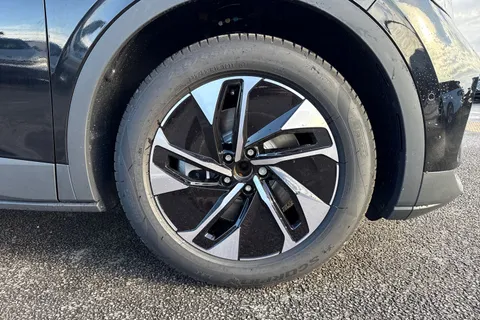  Volkswagen ID.4 Pro 77kWh Match Auto 5dr Thumbnail #13