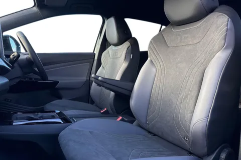  Volkswagen ID.4 Pro 77kWh Match Auto 5dr Thumbnail #16
