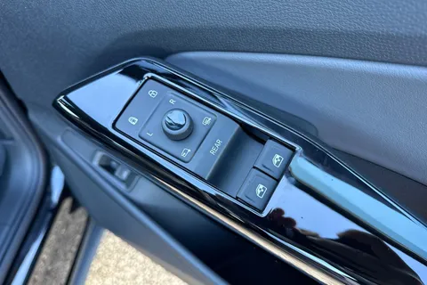  Volkswagen ID.4 Pro 77kWh Match Auto 5dr Thumbnail #21