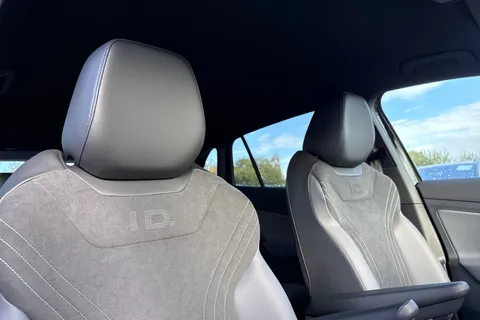  Volkswagen ID.4 Pro 77kWh Match Auto 5dr Thumbnail #24