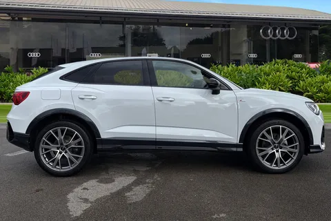 KR74WSD Audi Q3 Black Edition 35 TDI  150 PS S tronic Thumbnail #4