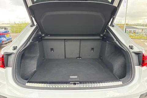 KR74WSD Audi Q3 Black Edition 35 TDI  150 PS S tronic Thumbnail #7