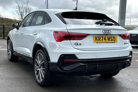 KR74WSD Audi Q3 Black Edition 35 TDI  150 PS S tronic Thumbnail #8