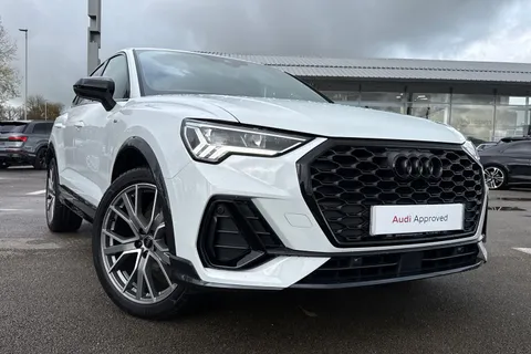 KR74WSD Audi Q3 Black Edition 35 TDI  150 PS S tronic Thumbnail #9