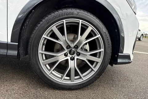 KR74WSD Audi Q3 Black Edition 35 TDI  150 PS S tronic Thumbnail #10