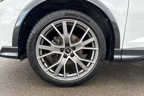 KR74WSD Audi Q3 Black Edition 35 TDI  150 PS S tronic Thumbnail #11