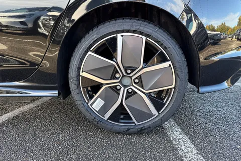  Volkswagen Golf 2.0 TDI Black Edition DSG Euro 6 (s/s) 5dr Thumbnail #11