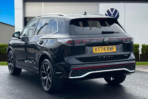 KT74RWF Volkswagen Tiguan 1.5 eTSI 150 R-Line 5dr DSG **PANORAMIC ROOF, DRIVER ASSITANCE PACK** Thumbnail #3