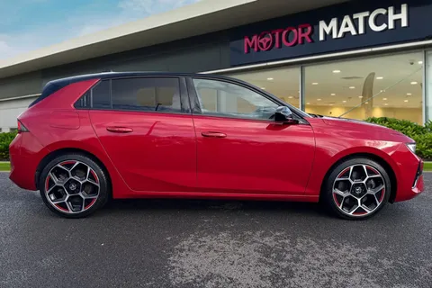 WM72GNO Vauxhall Astra 1.6 12.4kWh GS Line Auto Euro 6 (s/s) 5dr Thumbnail #4