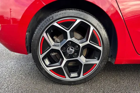 WM72GNO Vauxhall Astra 1.6 12.4kWh GS Line Auto Euro 6 (s/s) 5dr Thumbnail #11