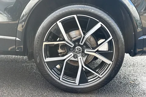 KT74RWF Volkswagen Tiguan 1.5 eTSI 150 R-Line 5dr DSG **PANORAMIC ROOF, DRIVER ASSITANCE PACK** Thumbnail #14