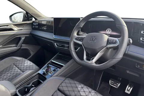 KT74RWF Volkswagen Tiguan 1.5 eTSI 150 R-Line 5dr DSG **PANORAMIC ROOF, DRIVER ASSITANCE PACK** Thumbnail #15