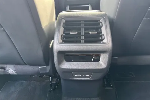 KT74RWF Volkswagen Tiguan 1.5 eTSI 150 R-Line 5dr DSG **PANORAMIC ROOF, DRIVER ASSITANCE PACK** Thumbnail #33