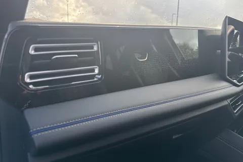 KT74RWF Volkswagen Tiguan 1.5 eTSI 150 R-Line 5dr DSG **PANORAMIC ROOF, DRIVER ASSITANCE PACK** Thumbnail #35