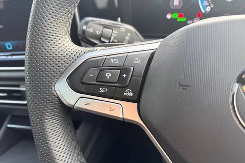 KT74RWF Volkswagen Tiguan 1.5 eTSI 150 R-Line 5dr DSG **PANORAMIC ROOF, DRIVER ASSITANCE PACK** Thumbnail #38